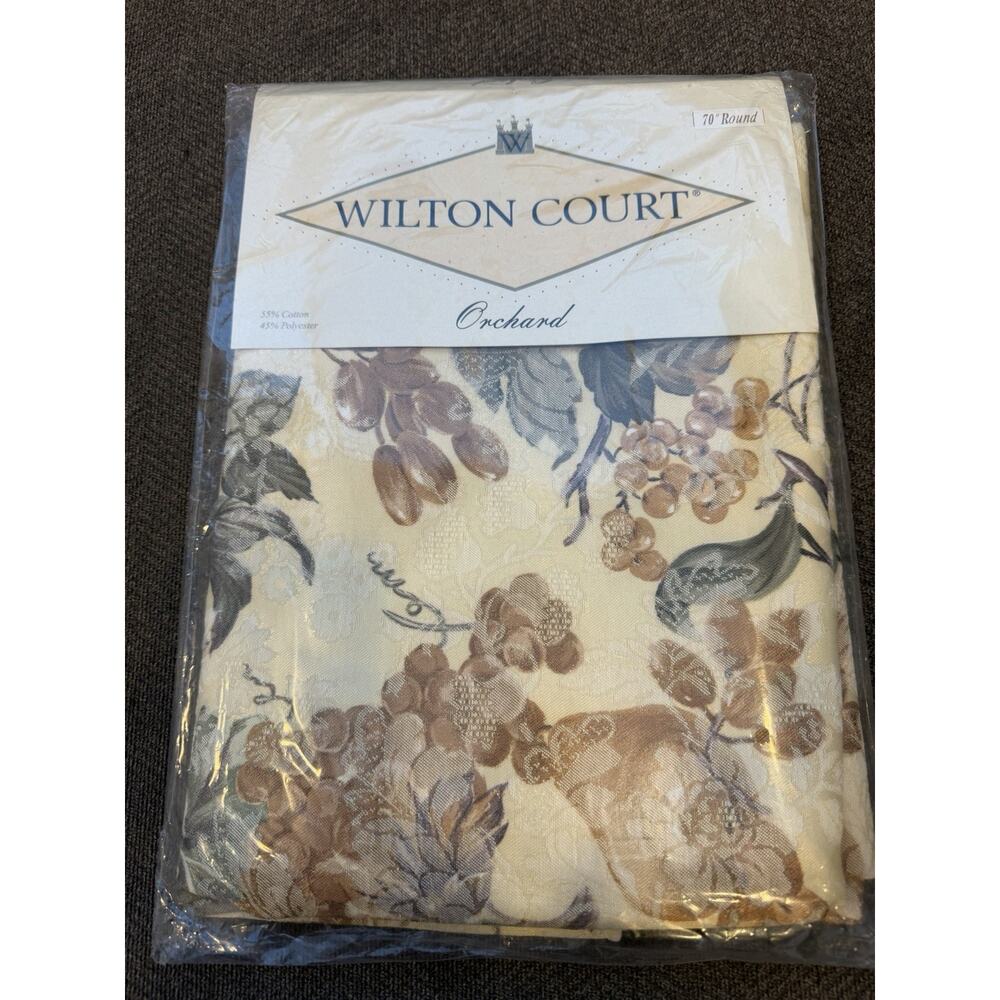 Vintage 1996 Wilton Court Orchard 70” Round Tablecloth NEW